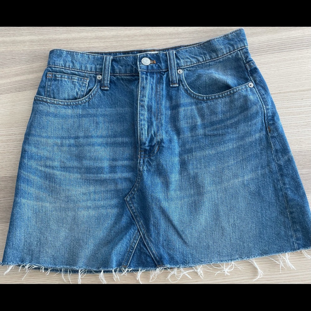 Madewell distressed jeans skirt - size 28